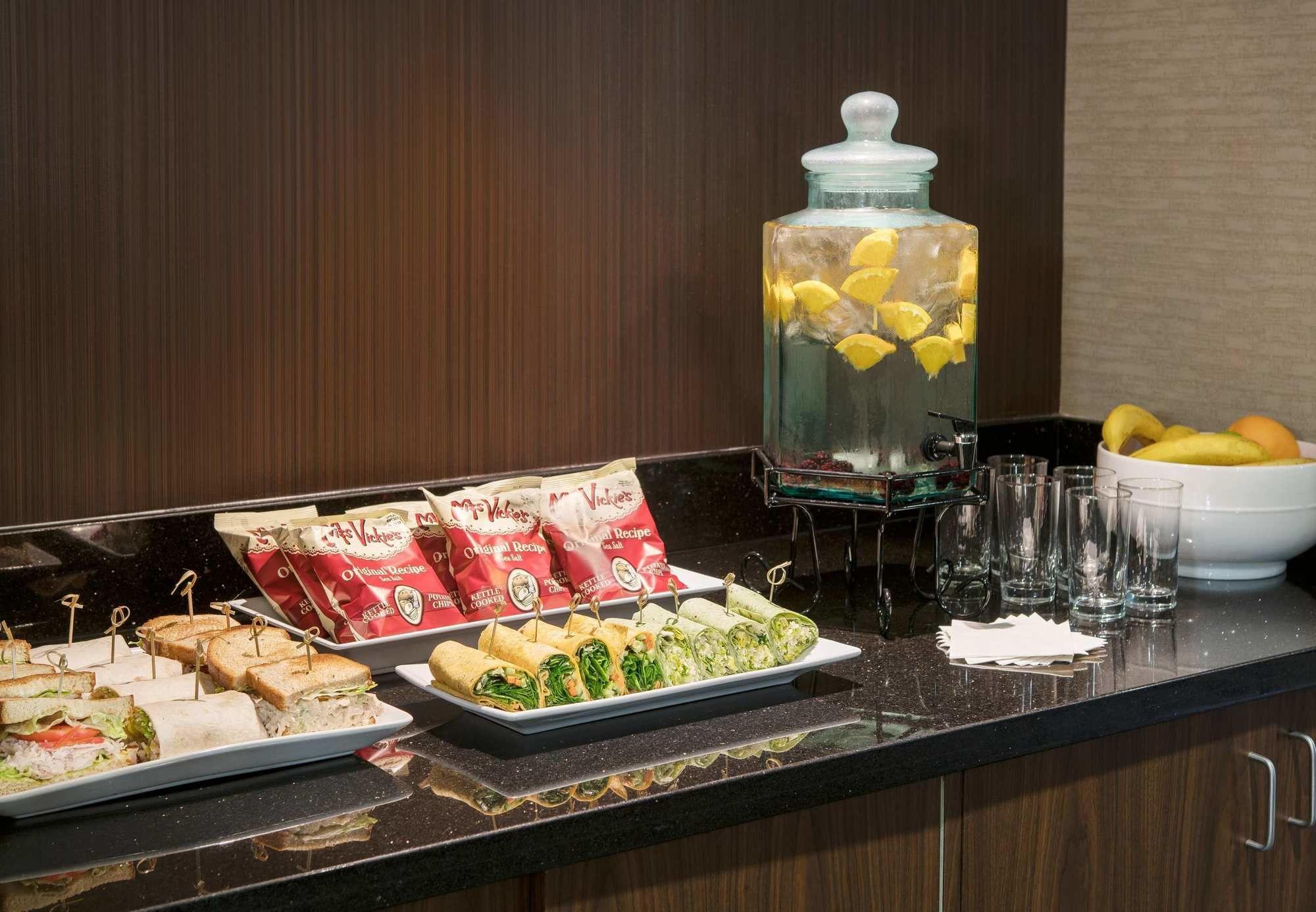 Courtyard By Marriott San Diego Sorrento Valley Exterior photo