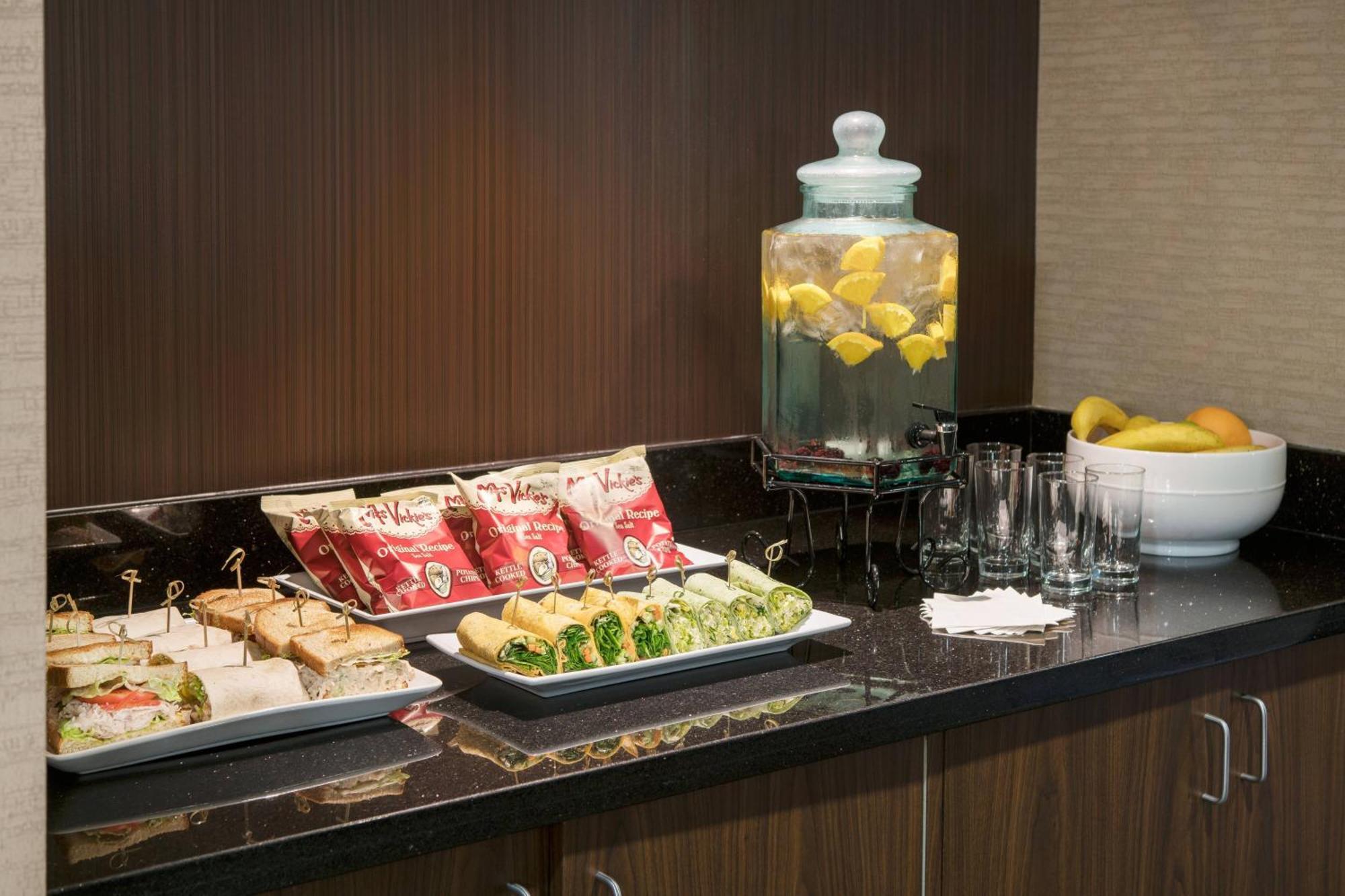 Courtyard By Marriott San Diego Sorrento Valley Exterior photo