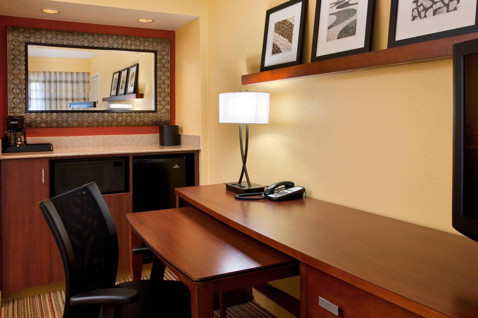Courtyard By Marriott San Diego Sorrento Valley Exterior photo