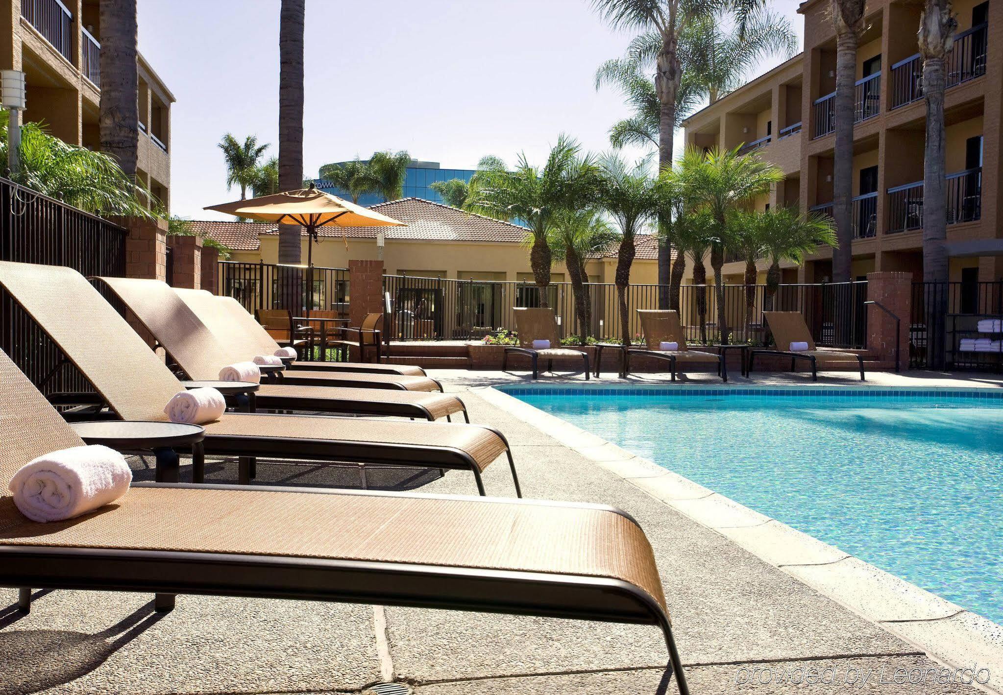 Courtyard By Marriott San Diego Sorrento Valley Exterior photo
